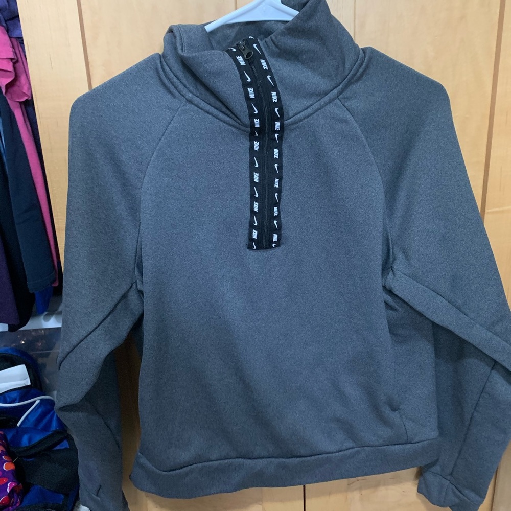 Nike Women’s 1/4 Zip Gray Sweatshirt